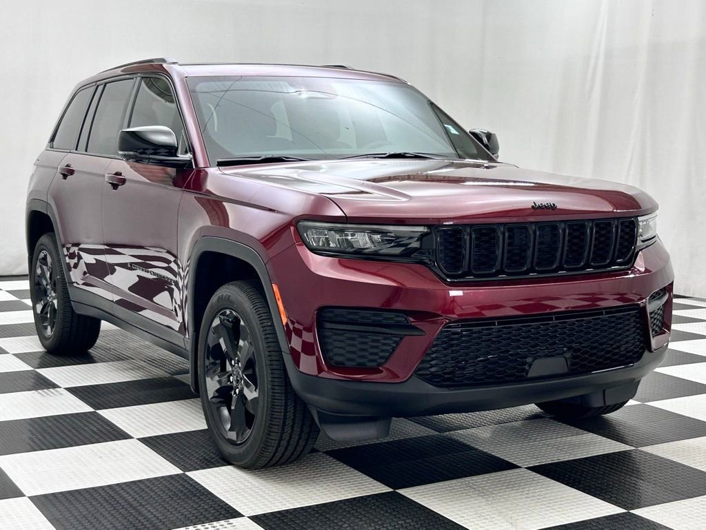 New 2025 Jeep Grand Cherokee 4WD image 2