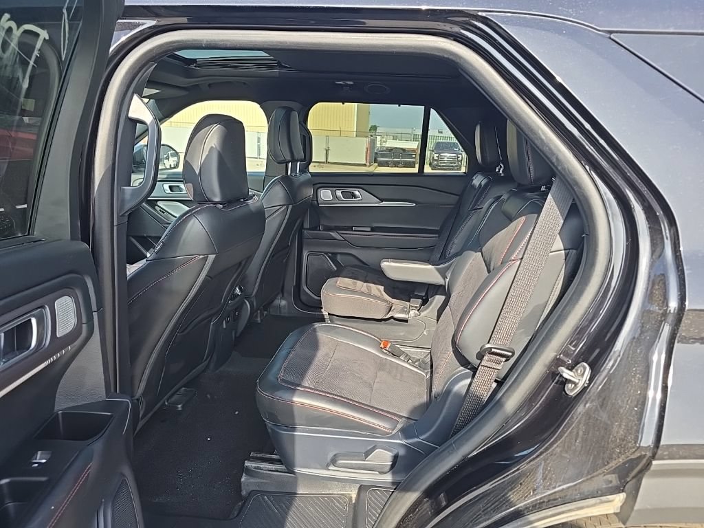 Used 2025 Ford Explorer ST AWD/4WD image 19
