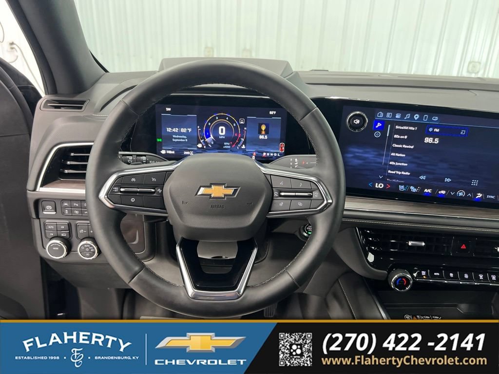 Used 2025 Chevrolet Suburban Premier AWD/4WD image 28