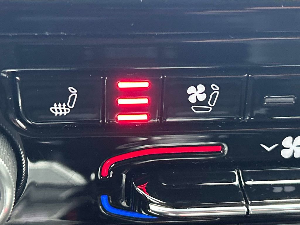 Used 2022 Jeep Grand Cherokee Overland image 35