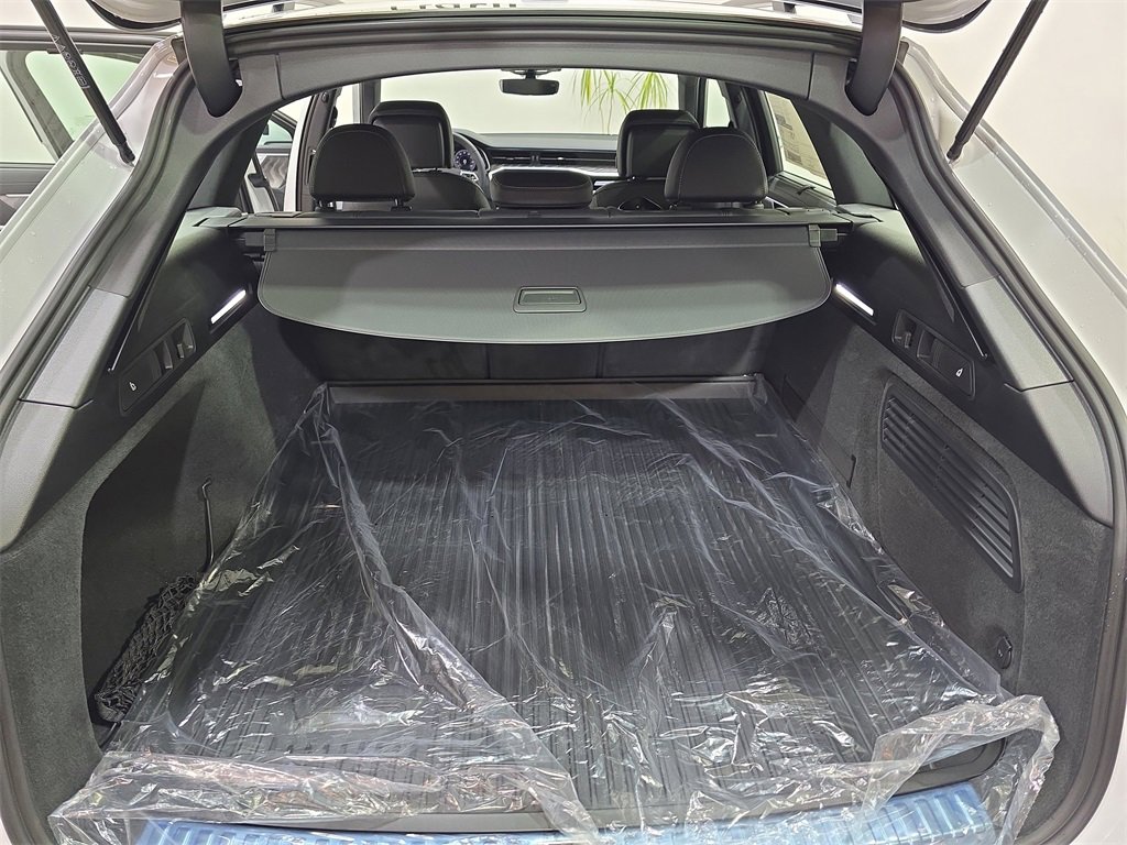 New 2025 Audi A6 Premium Plus image 12