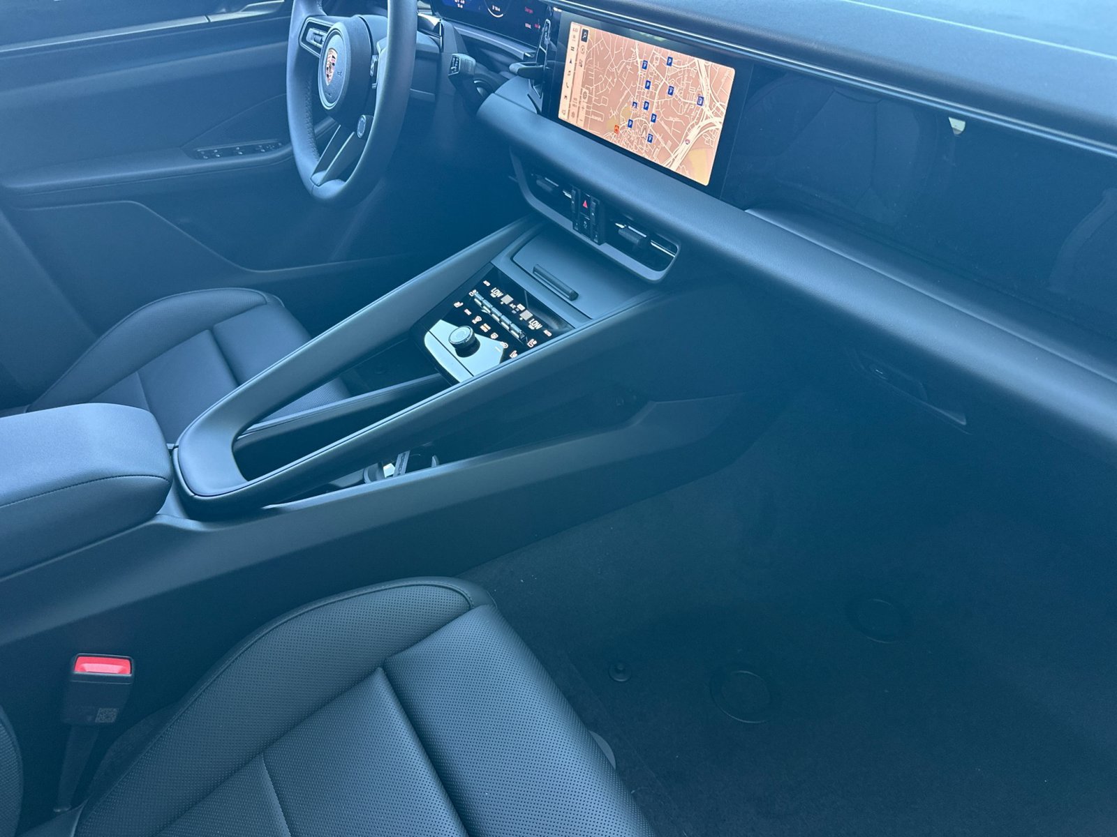 New 2026 Porsche Macan 4 Electric AWD/4WD image 22