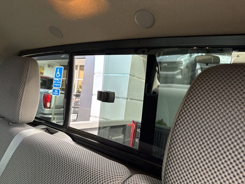 Used 2017 Nissan Frontier SV image 33