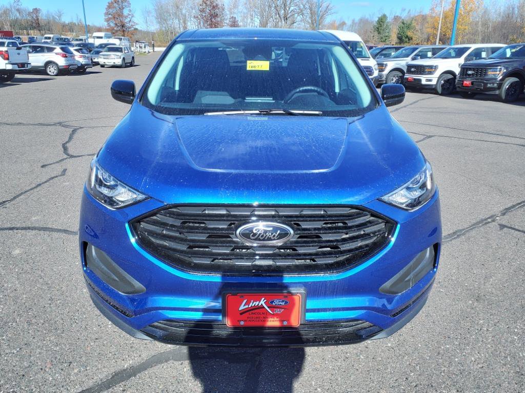 Certified 2024 Ford Edge SE w/ Black Appearance Package image 6