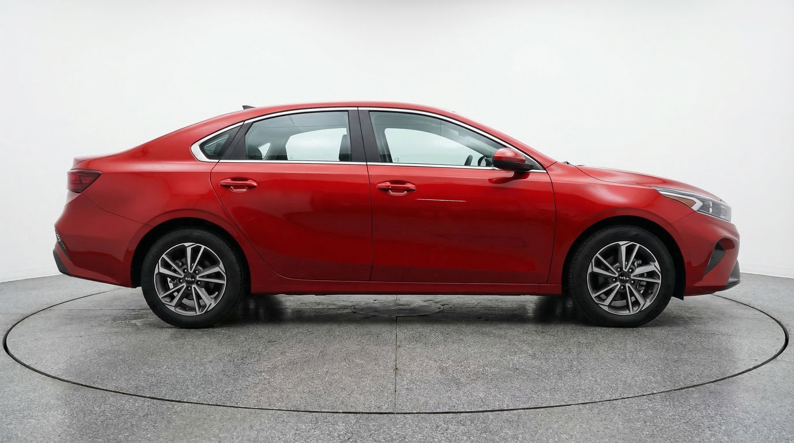 Used 2024 Kia Forte LXS image 11