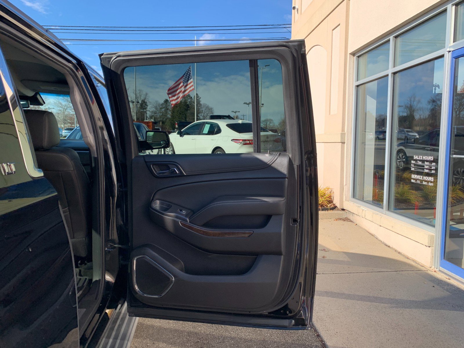 Used 2016 Chevrolet Suburban LT image 31