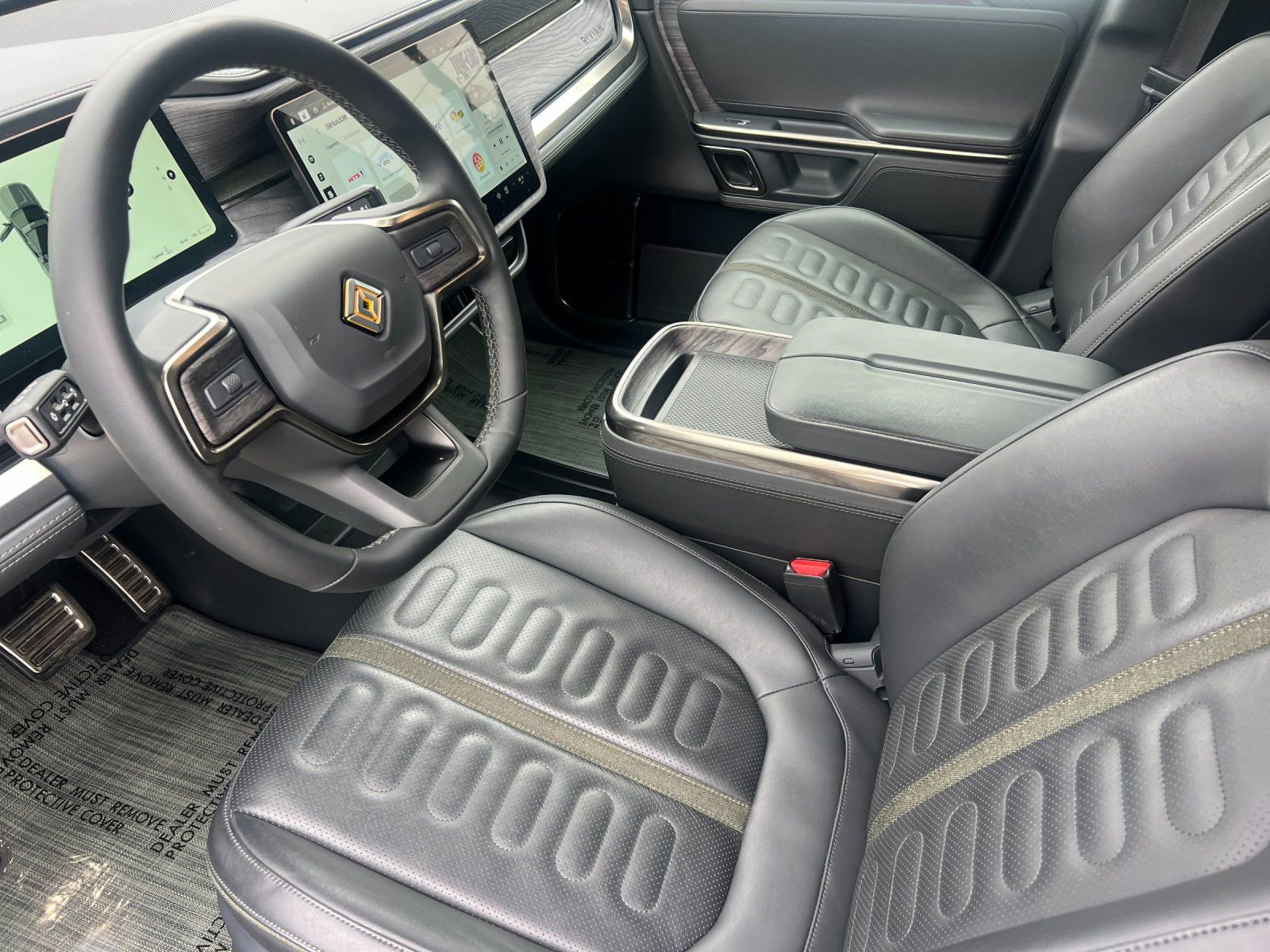 Used 2022 Rivian R1T Adventure image 10