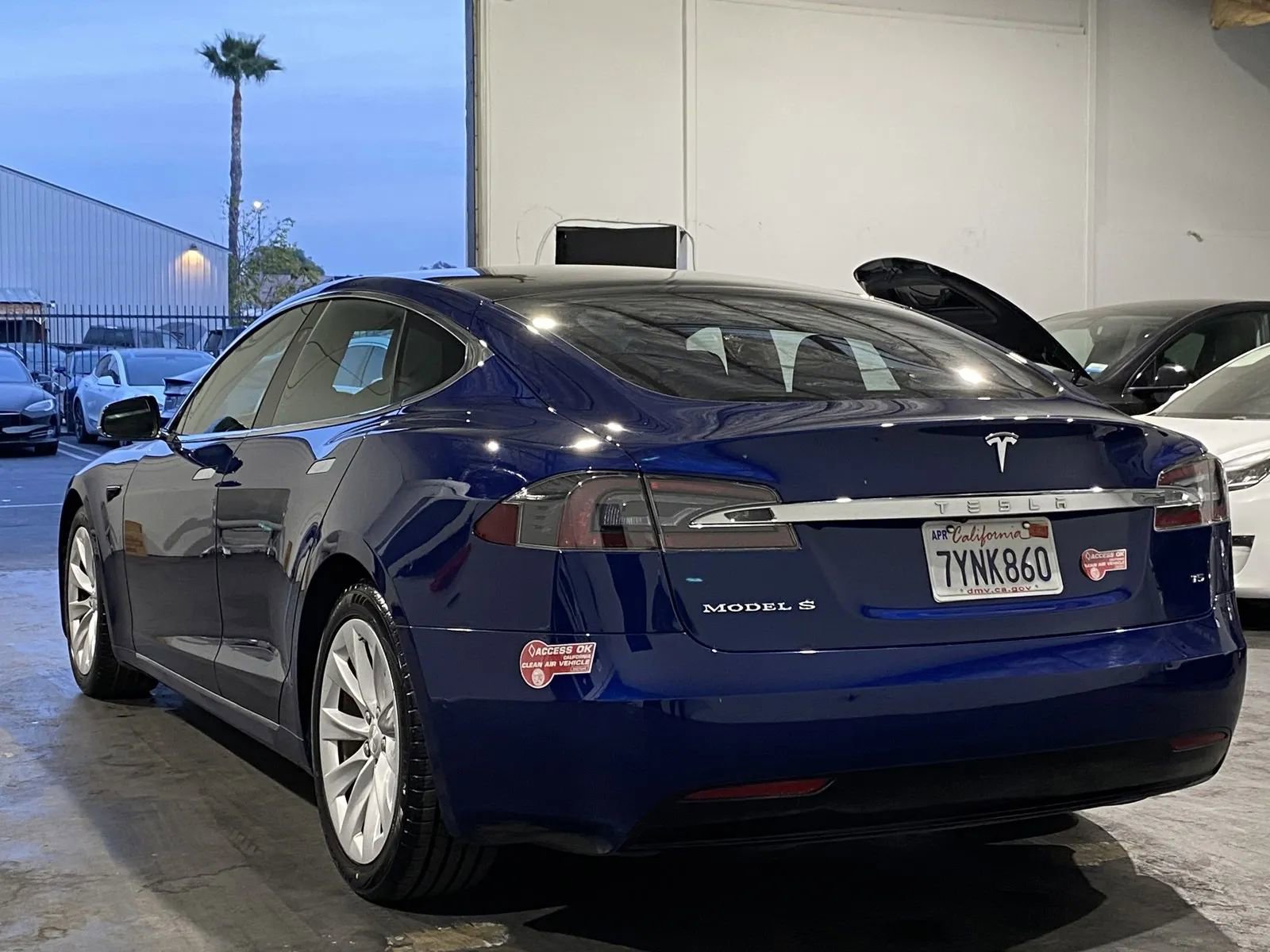 Used 2017 Tesla Model S 75 image 2