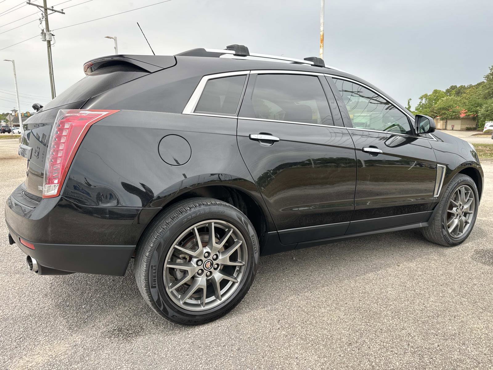Used 2016 Cadillac SRX Performance w/ Midnight Edition Package FWD image 4
