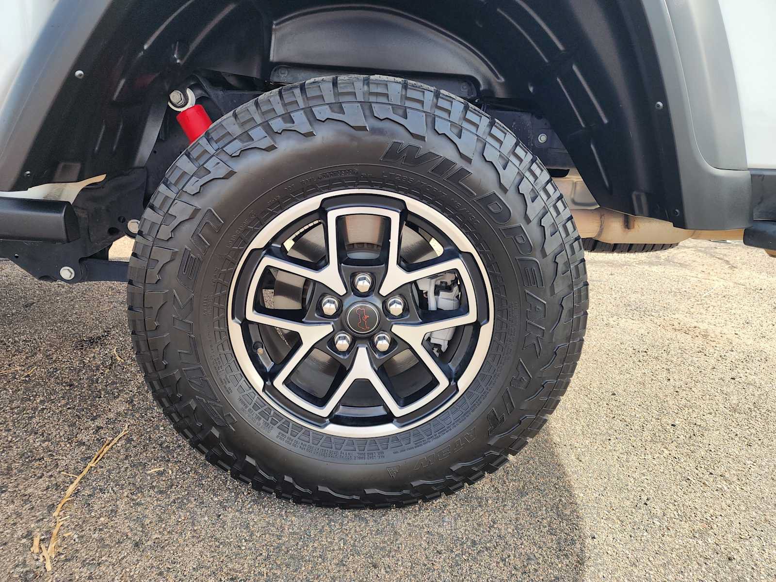 Used 2024 Jeep Gladiator Rubicon w/ Safety Group AWD/4WD image 9
