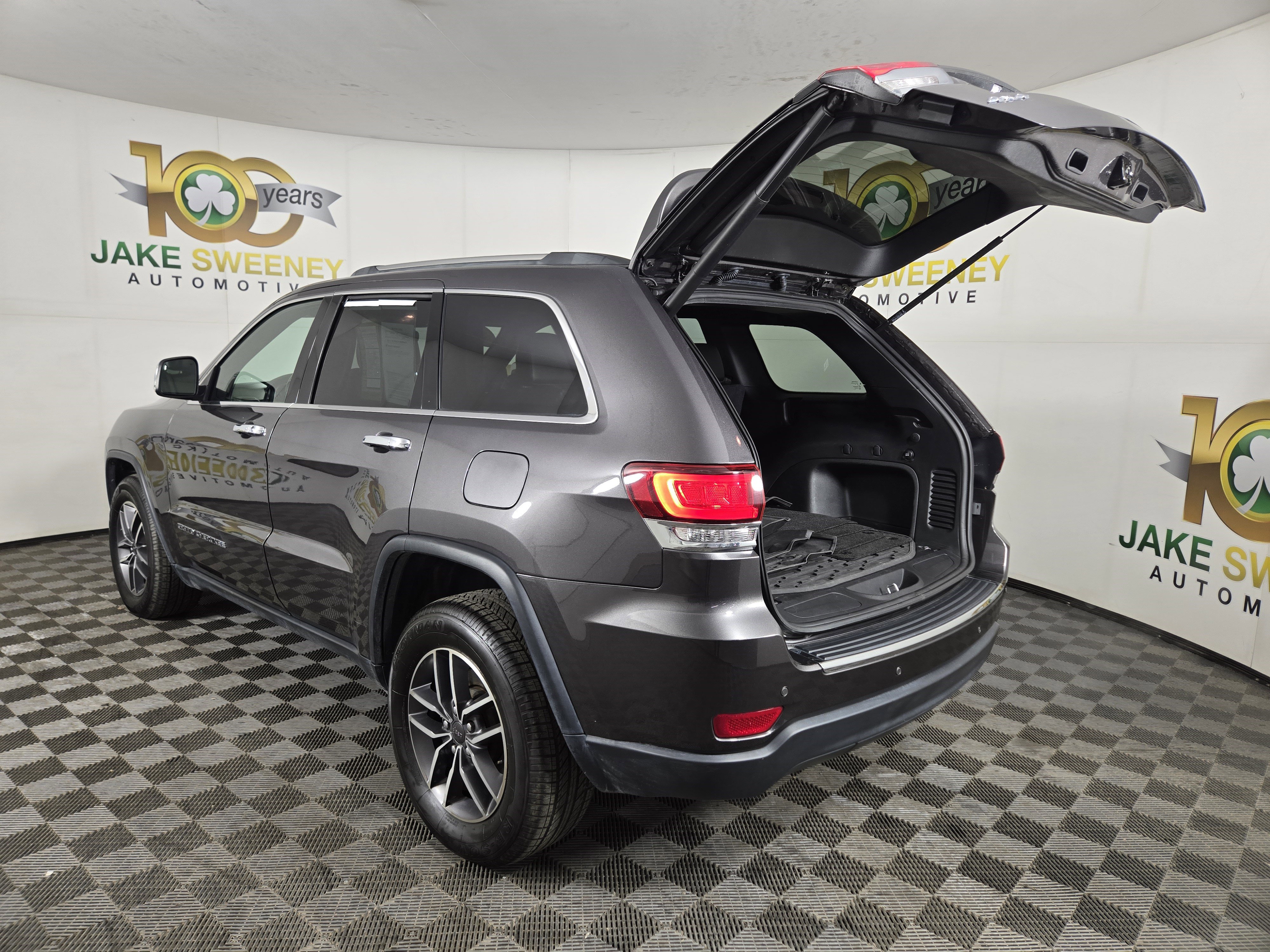 Used 2021 Jeep Grand Cherokee Limited image 32