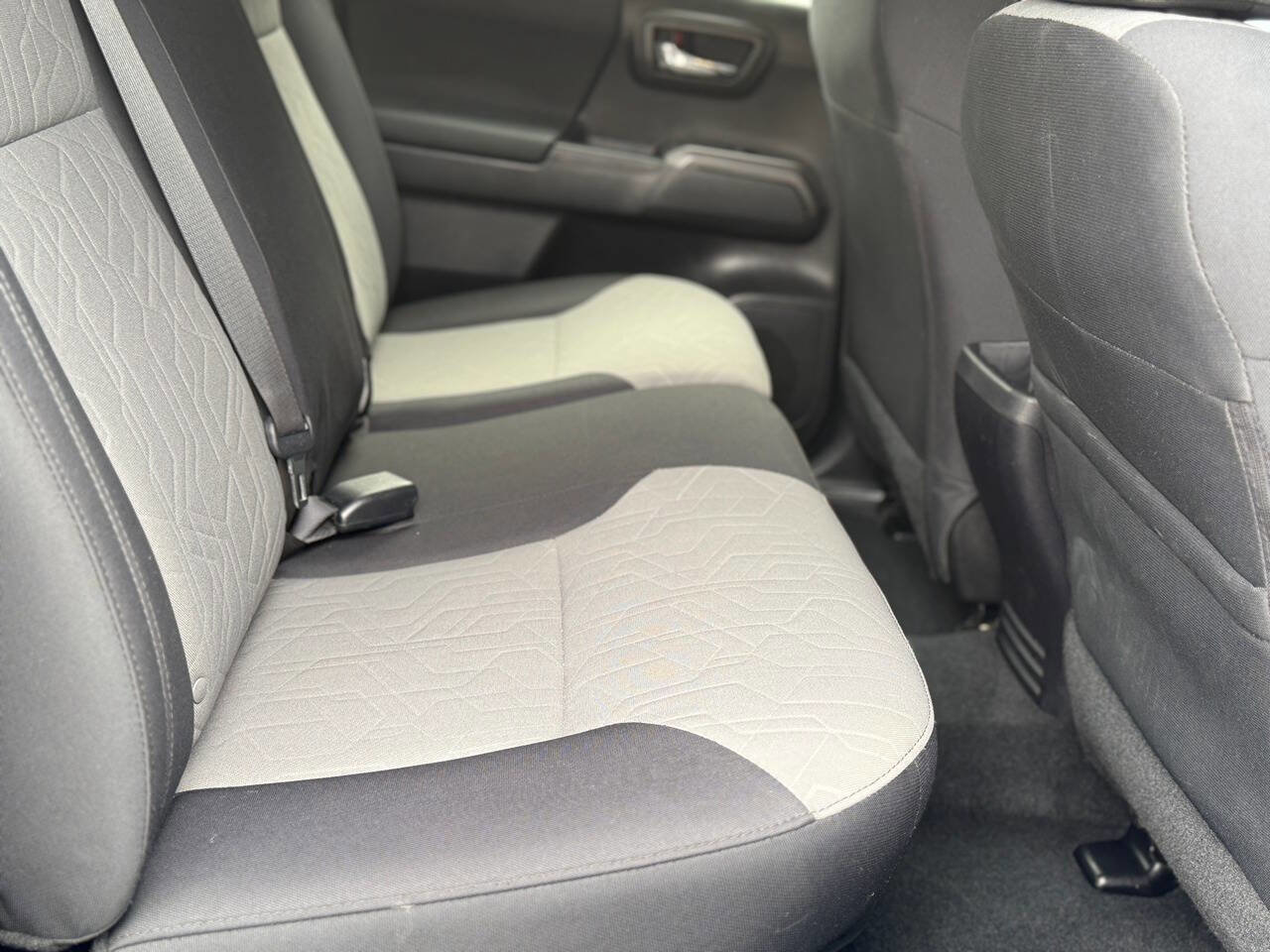 Used 2022 Toyota Tacoma TRD Off-Road image 66