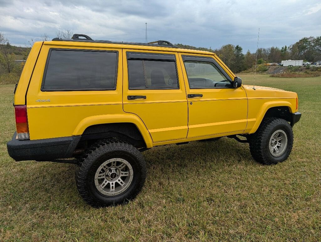 Used 2001 Jeep Cherokee Sport image 4