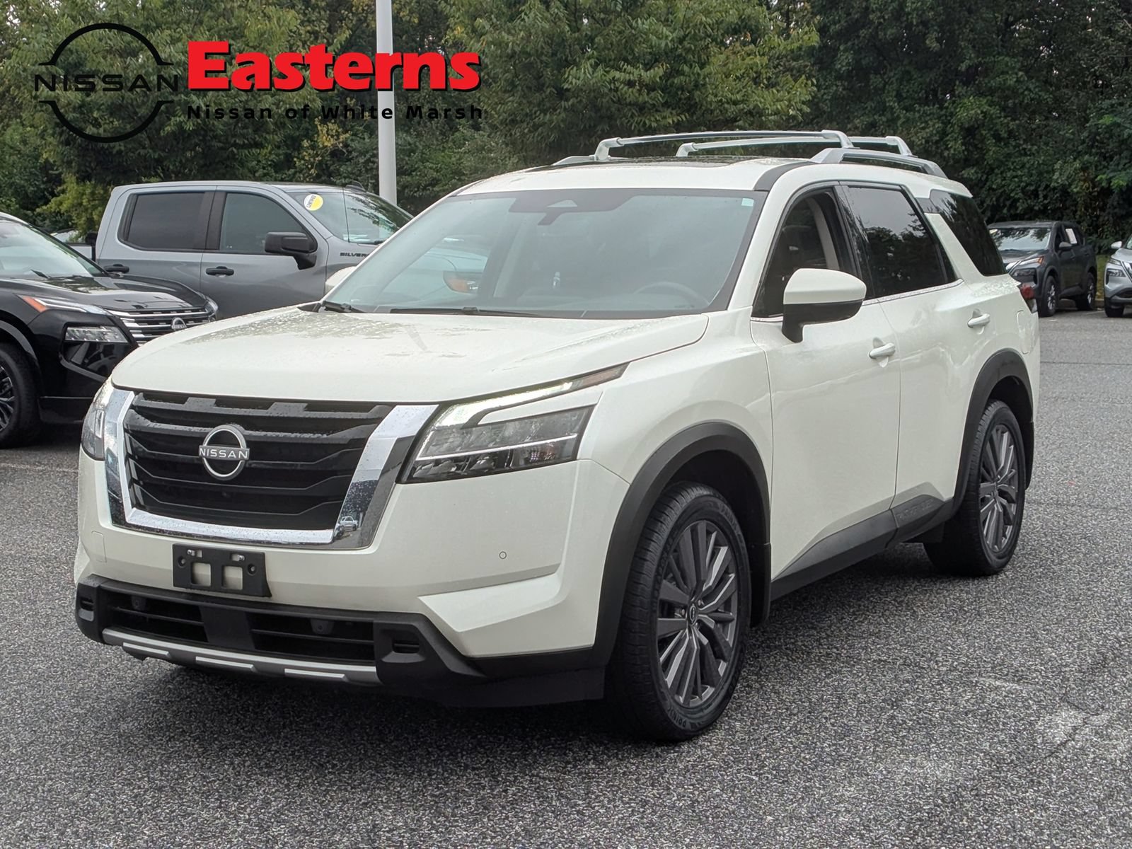 Used 2023 Nissan Pathfinder SL w/ SL Premium Package AWD/4WD image 1