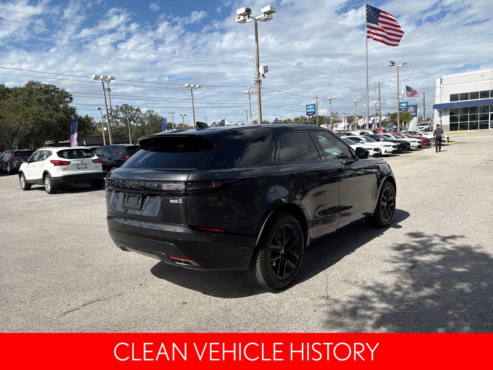 Used 2025 Land Rover Range Rover Velar Dynamic SE image 4