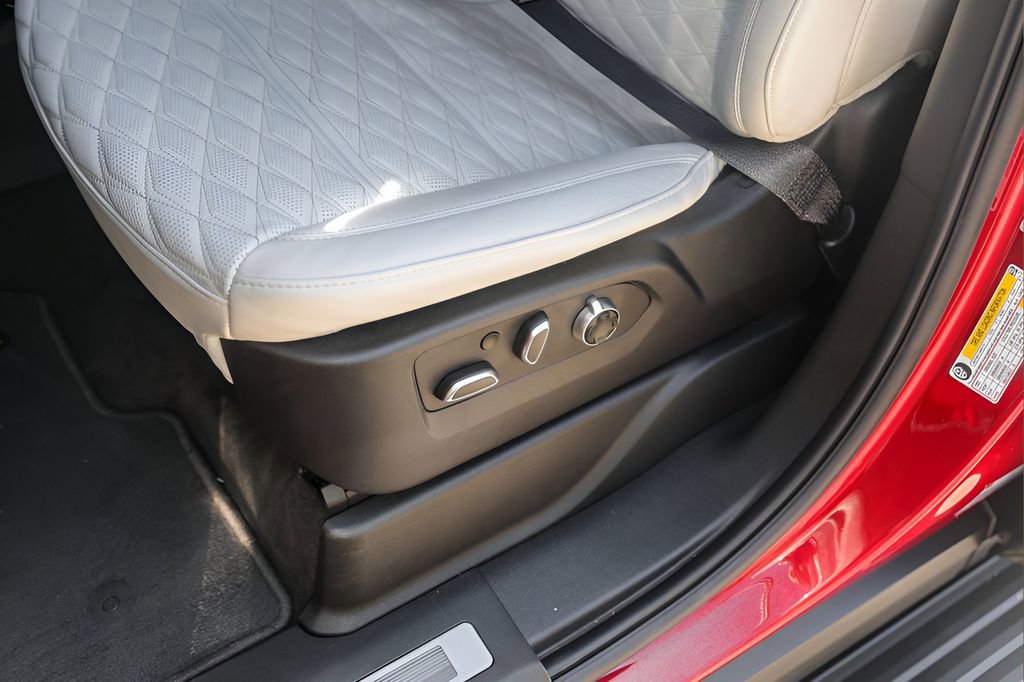 Certified 2025 Cadillac Escalade ESV V image 8