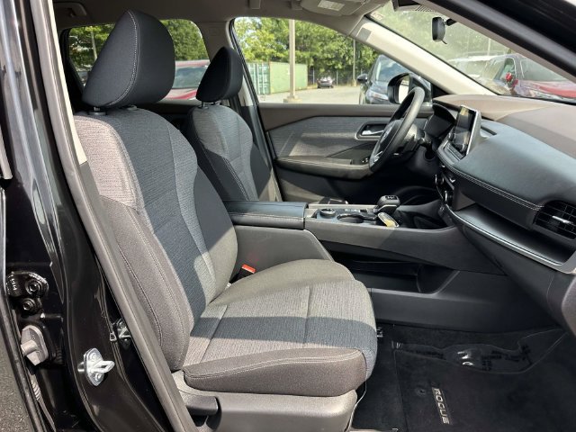 Used 2023 Nissan Rogue SV AWD/4WD image 11
