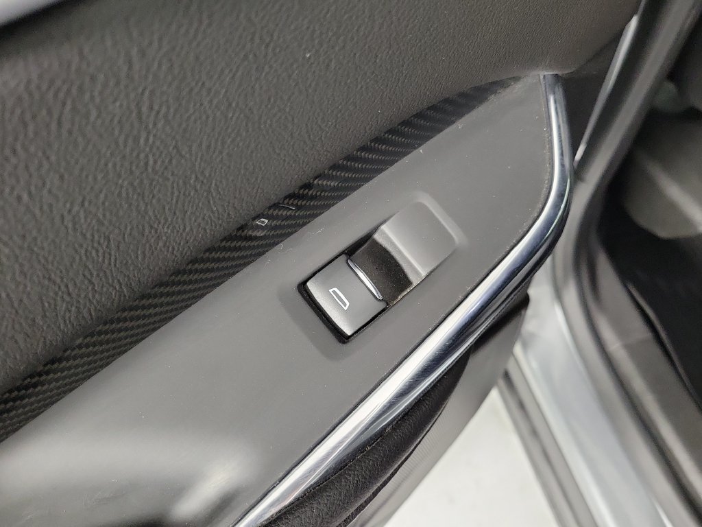 Used 2024 Cadillac XT4 Sport w/ Technology Package FWD image 15