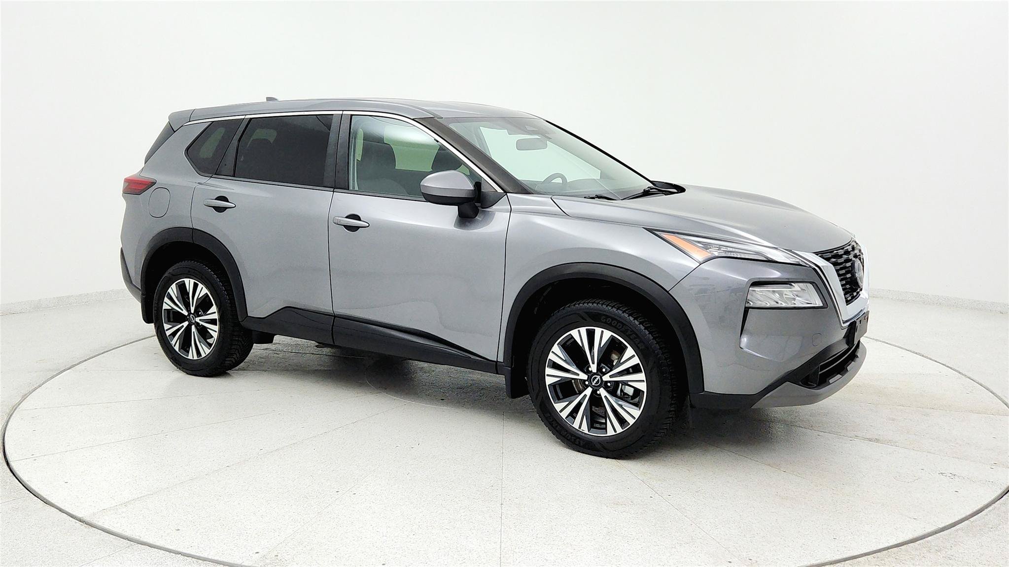 Used 2023 Nissan Rogue SV AWD/4WD image 7