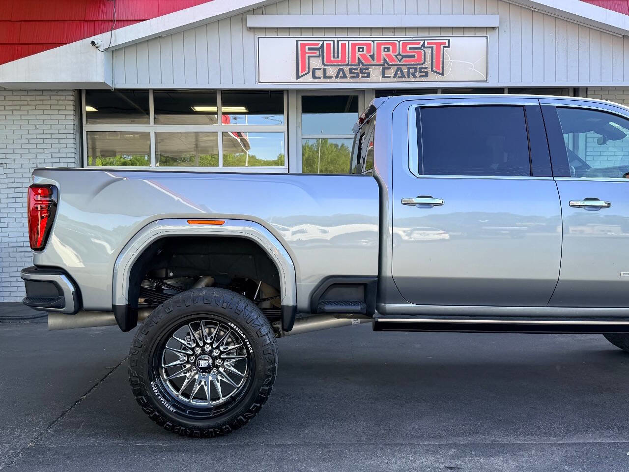 Used 2024 GMC Sierra 3500 Denali Ultimate AWD/4WD image 11