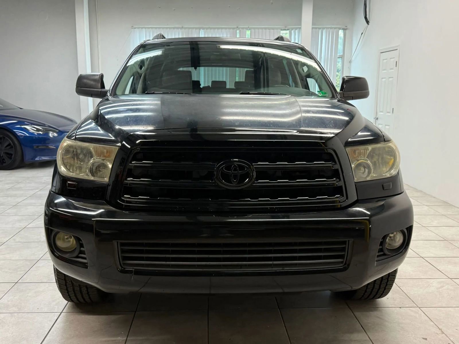 Used 2013 Toyota Sequoia SR5 image 2