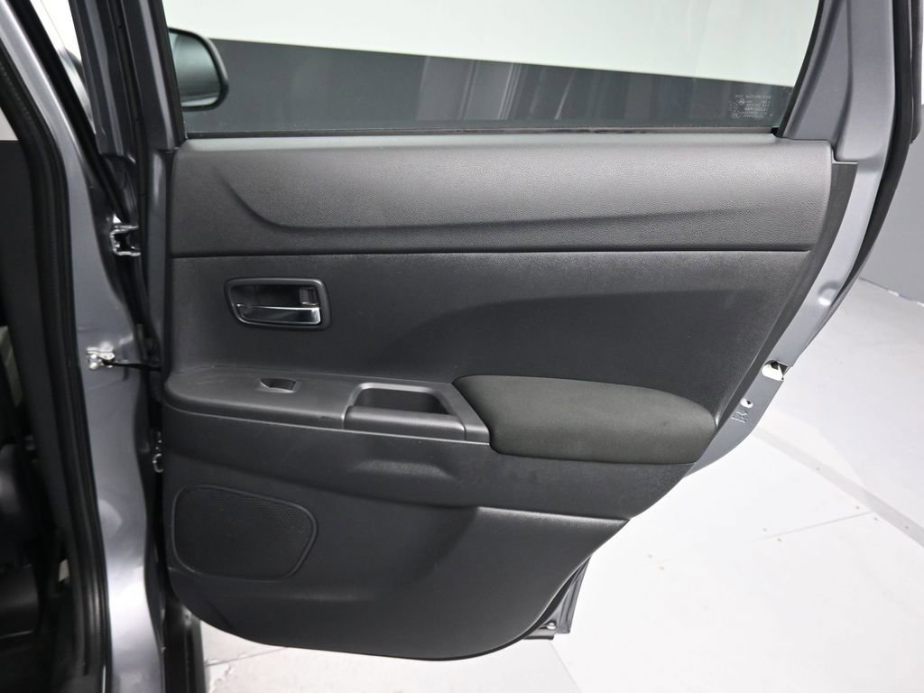 Used 2023 Mitsubishi Outlander Sport ES image 28