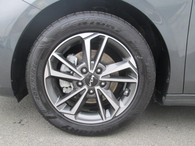 Used 2023 Kia Forte LXS FWD image 8