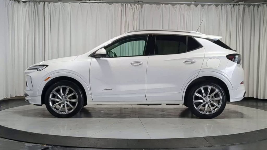 Used 2024 Buick Encore GX Avenir w/ Avenir Technology Package AWD/4WD image 6