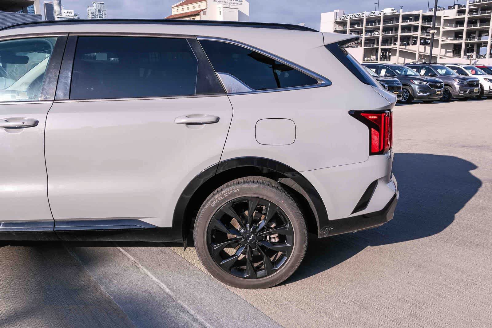 Used 2023 Kia Sorento SX AWD/4WD image 8