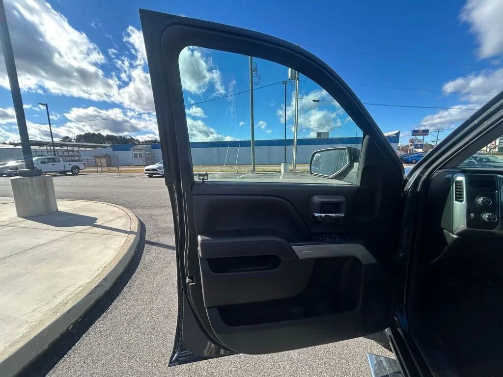 Used 2018 Chevrolet Silverado 1500 LT w/ All Star Edition AWD/4WD image 24
