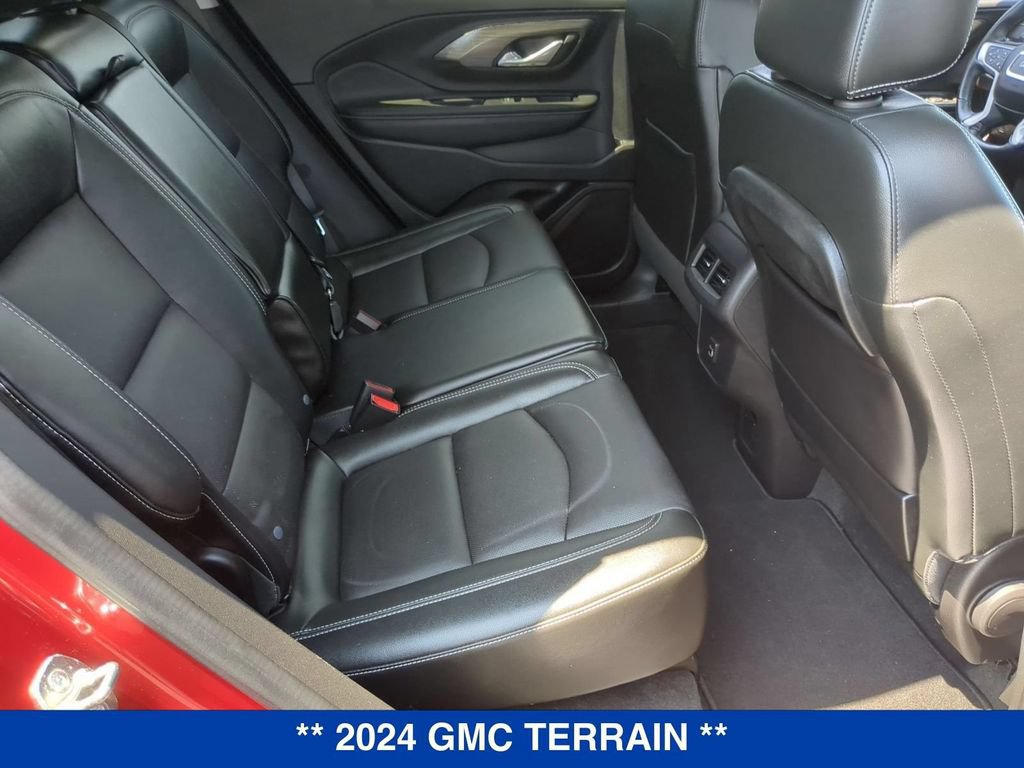 Used 2024 GMC Terrain SLT AWD/4WD image 21