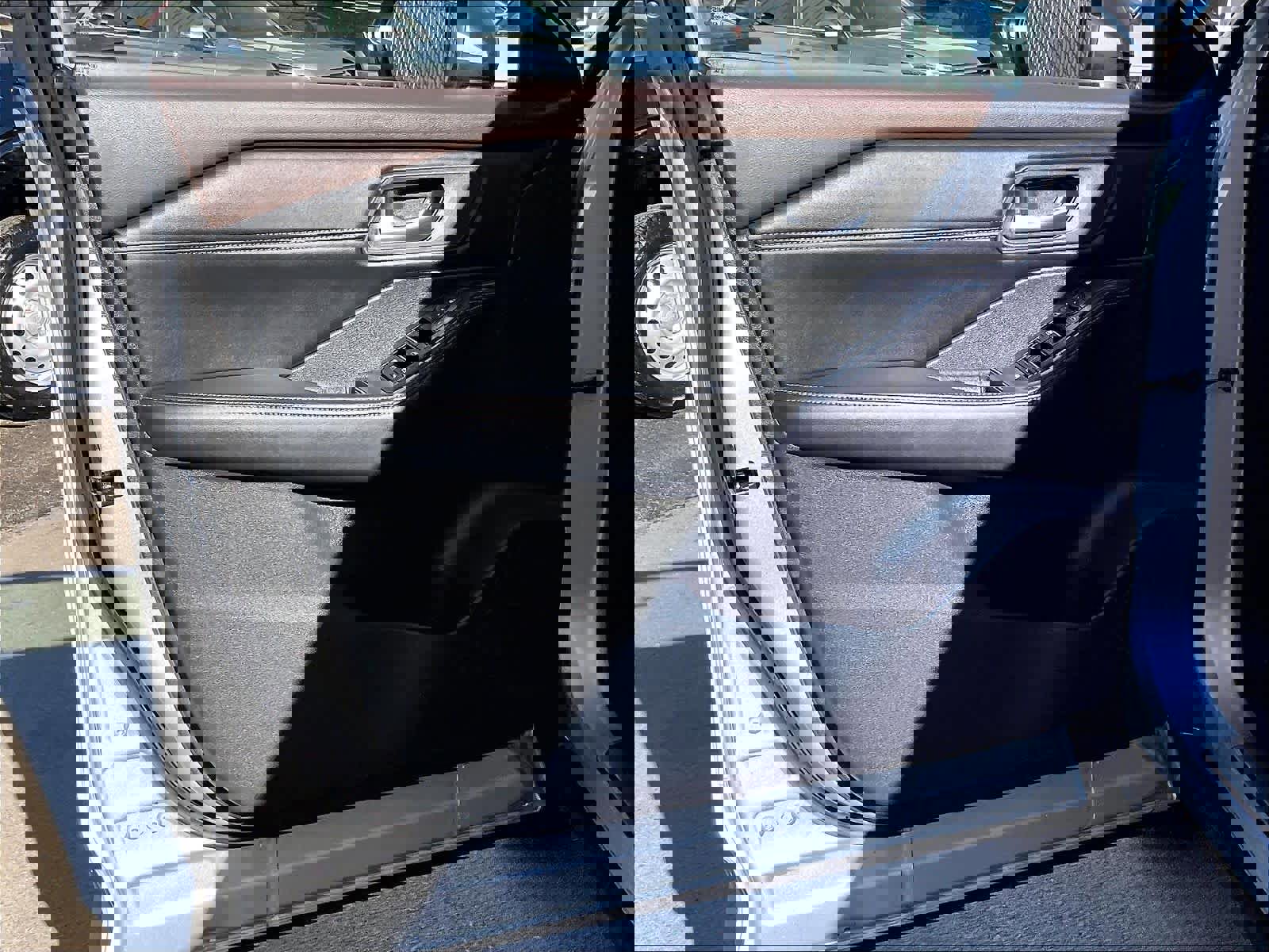 Certified 2023 Nissan Rogue SV w/ SV Premium Package image 9