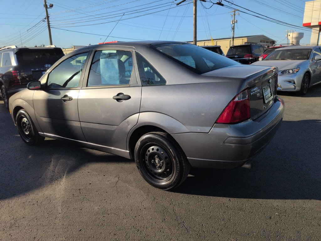 Used 2007 Ford Focus ZX4 Sedan FWD image 3