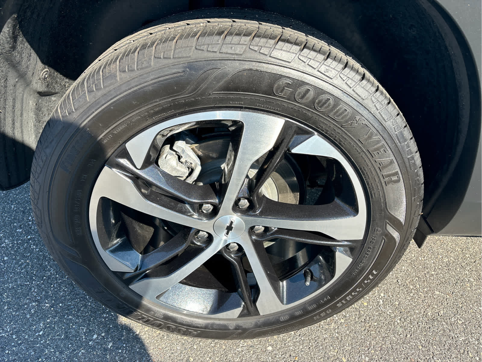 Certified 2025 Chevrolet Trax RS w/ Sunroof Package FWD image 23