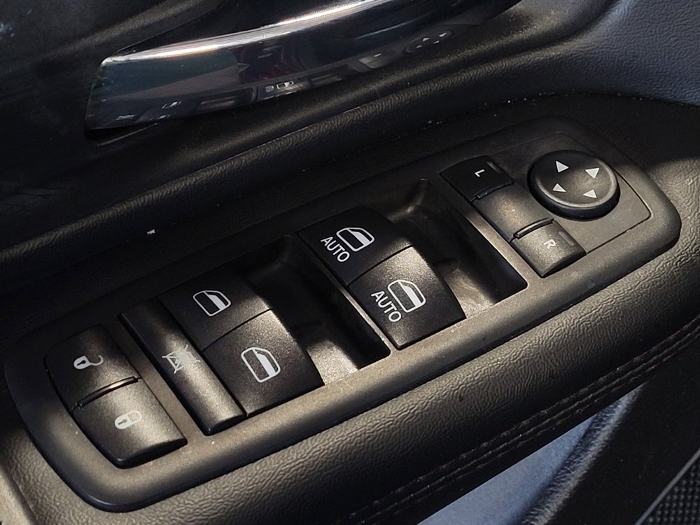 Used 2019 Dodge Grand Caravan SE FWD image 27