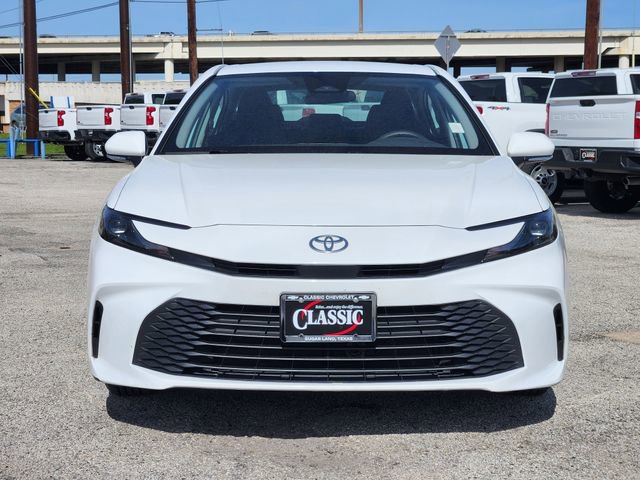 Used 2025 Toyota Camry LE image 2