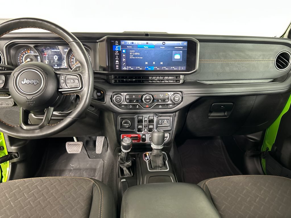 Used 2025 Jeep Gladiator Mojave w/ Convenience Group AWD/4WD image 20
