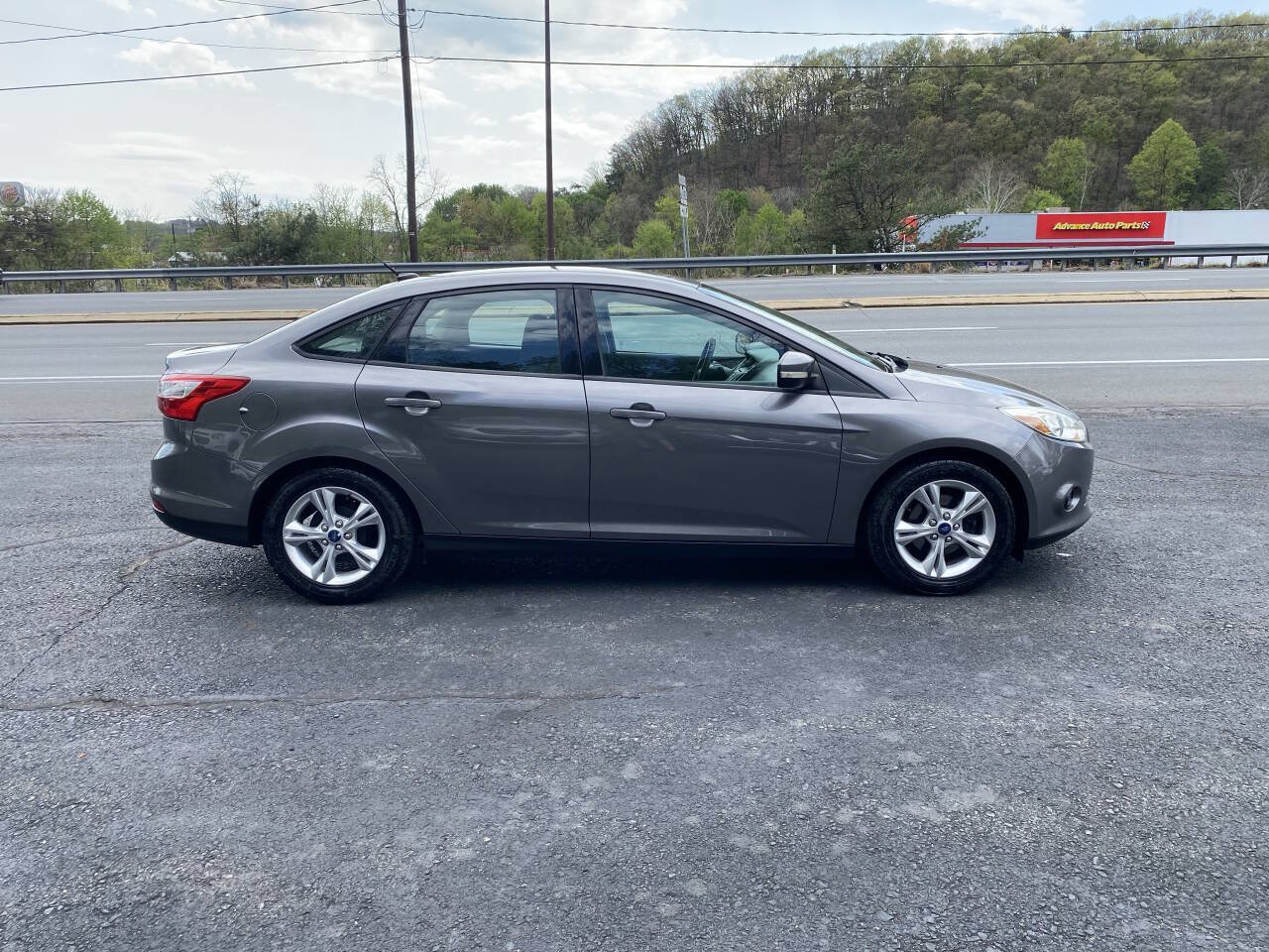 Used 2014 Ford Focus SE FWD image 5