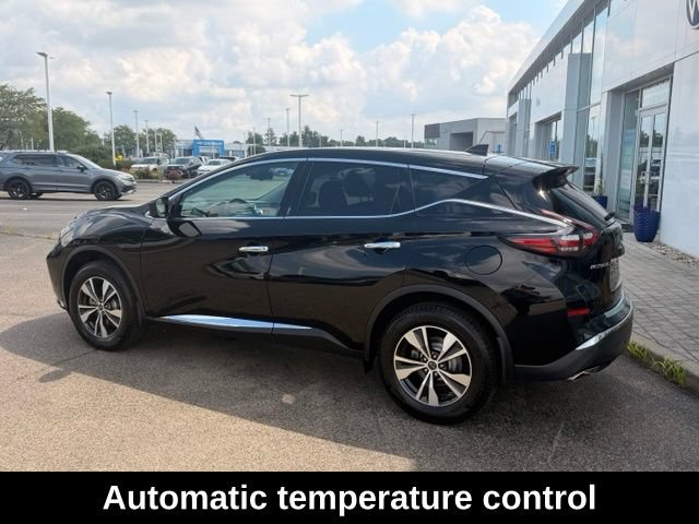 Used 2023 Nissan Murano S AWD/4WD image 2