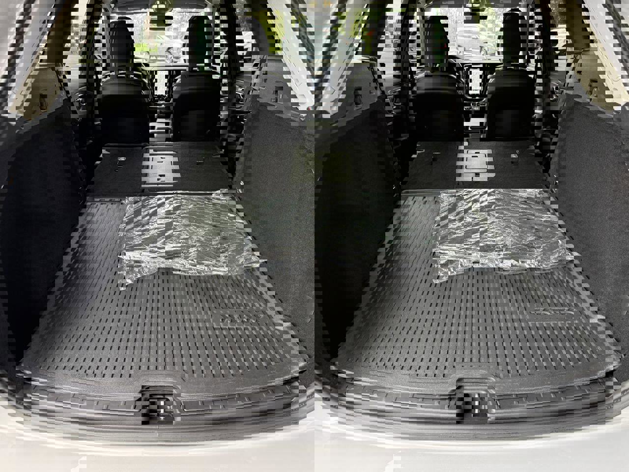 Used 2024 Volvo XC60 B5 Core image 52