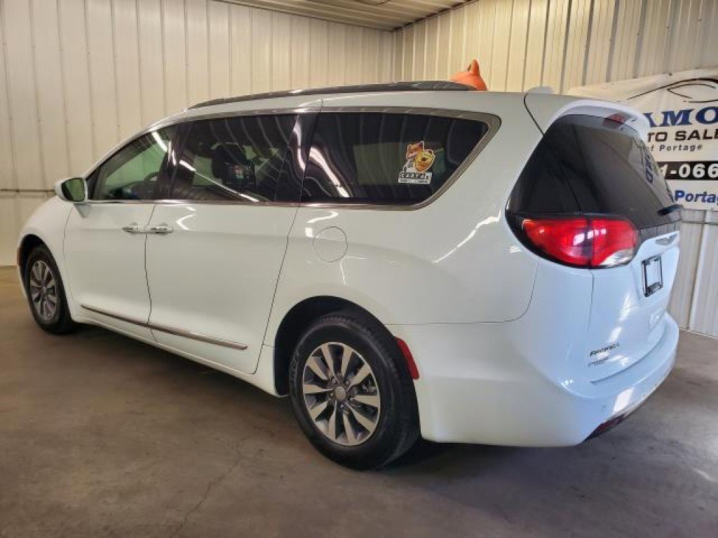 Used 2020 Chrysler Pacifica Touring-L Plus image 4