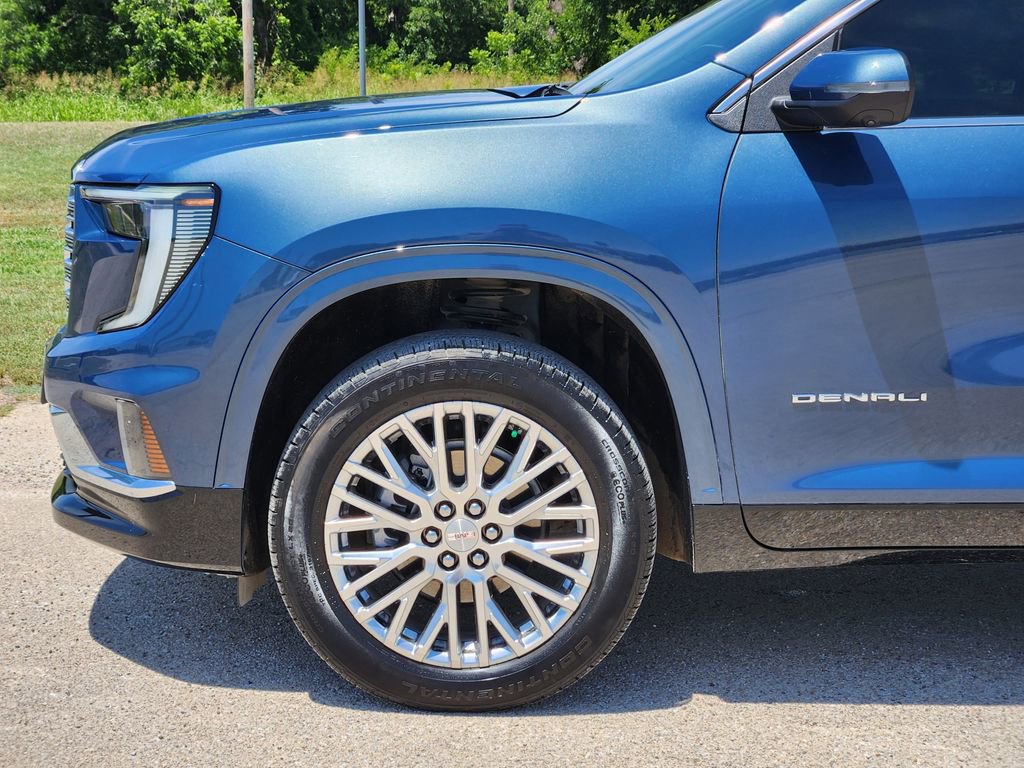 Used 2024 GMC Acadia Denali FWD image 8