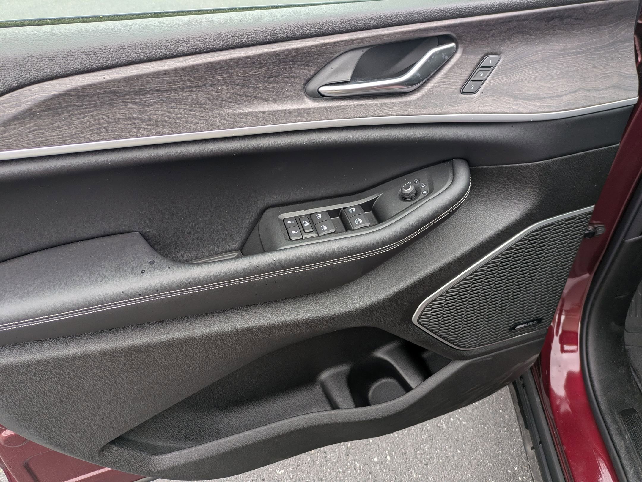 New 2024 Jeep Grand Cherokee Limited 4xe w/ Luxury Tech Group II image 12