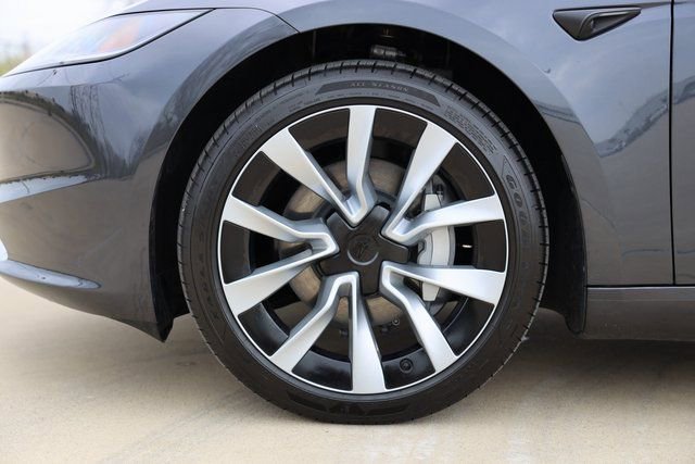 Used 2025 Tesla Model 3 Long Range image 9