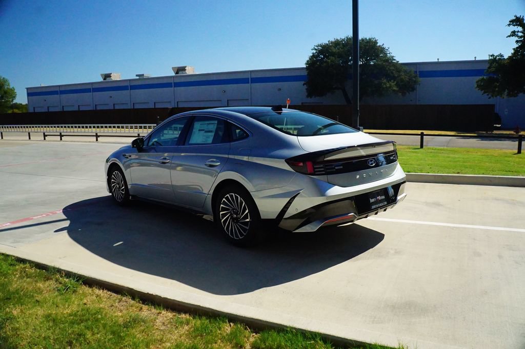 New 2026 Hyundai Sonata Limited FWD image 5