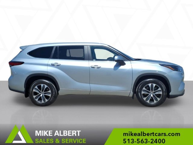 Used 2023 Toyota Highlander XLE AWD/4WD image 8