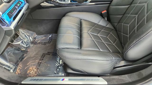 Used 2024 BMW 740i xDrive w/ Premium Package image 37