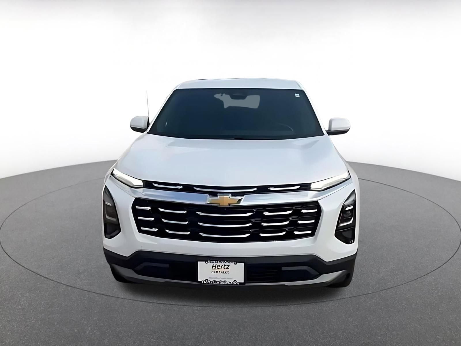 Used 2025 Chevrolet Equinox LT FWD image 3