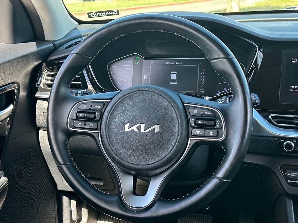 Used 2022 Kia Niro EX Premium image 18