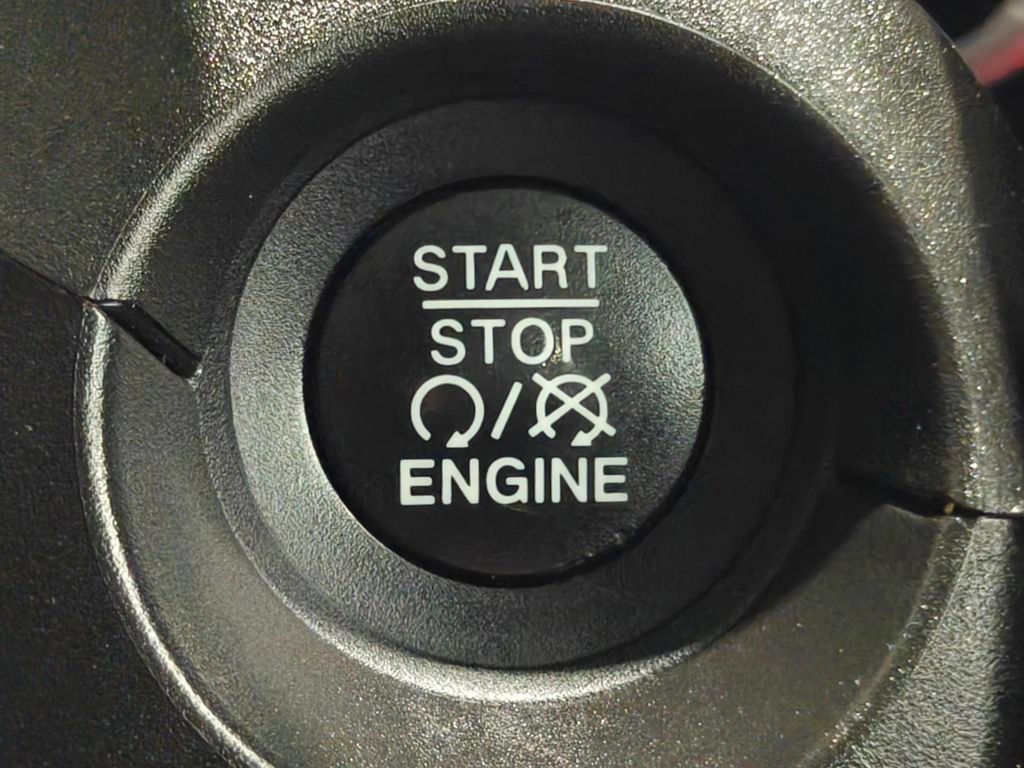 Used 2020 Jeep Compass Trailhawk AWD/4WD image 16